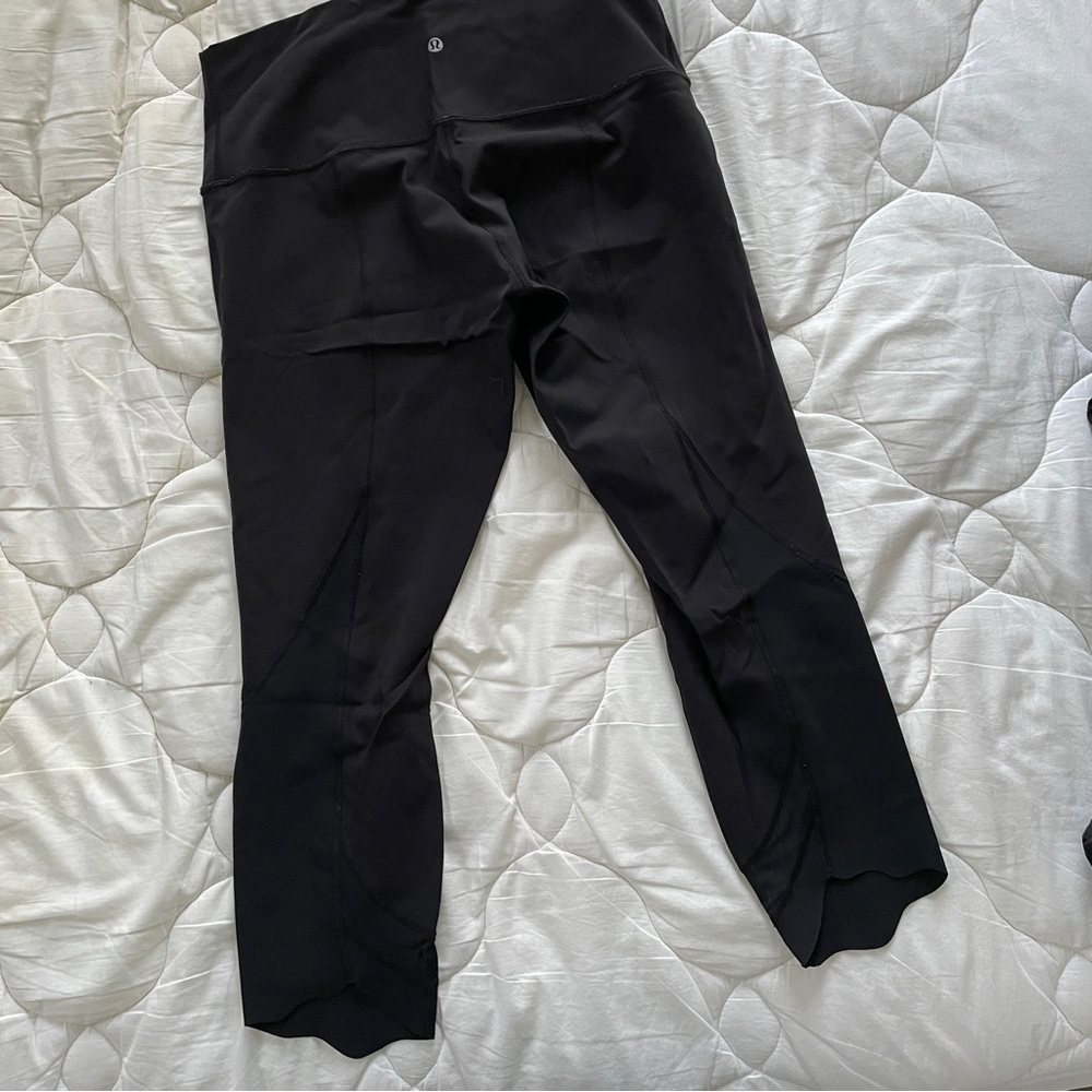 Lululemon Wunder Under Scalloped - 23”